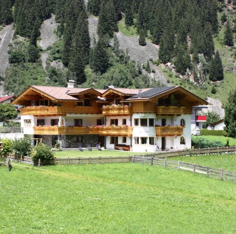 Landhaus Alpensonne Neustift im Stubaital Buitenkant foto